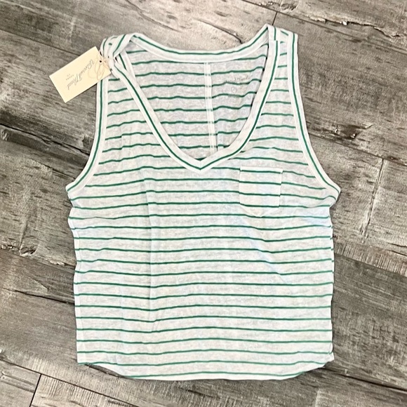 Universal Thread Tank - Picture 2 of 5